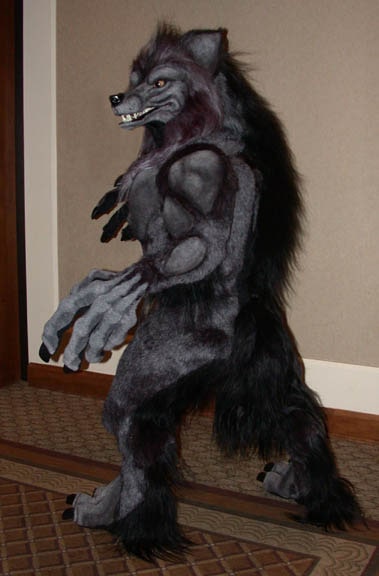 Reales Werewolf fursuit